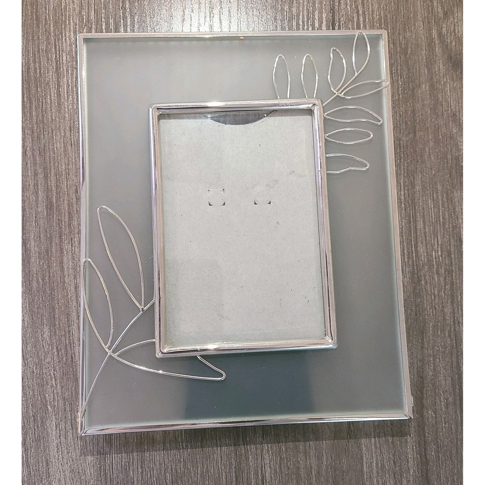 Hallmark Silver Tone Glass 4x6 Picture Frame Floral Leaf Design Decor